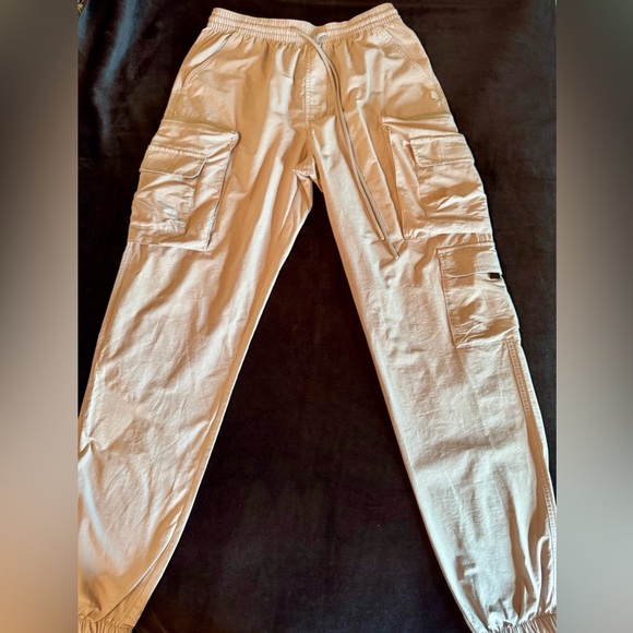 NWT Urban Outfitters Gray Cargo joggers size small - Picture 9 of 11